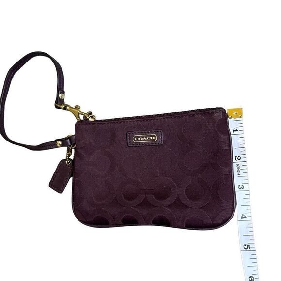 COACH TAYLOR OP ART SIGNATURE SMALL PURPLE WRISTLET - Picture 5 of 6